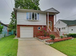 54 Bregman Ave, New Hyde Park, NY 11040