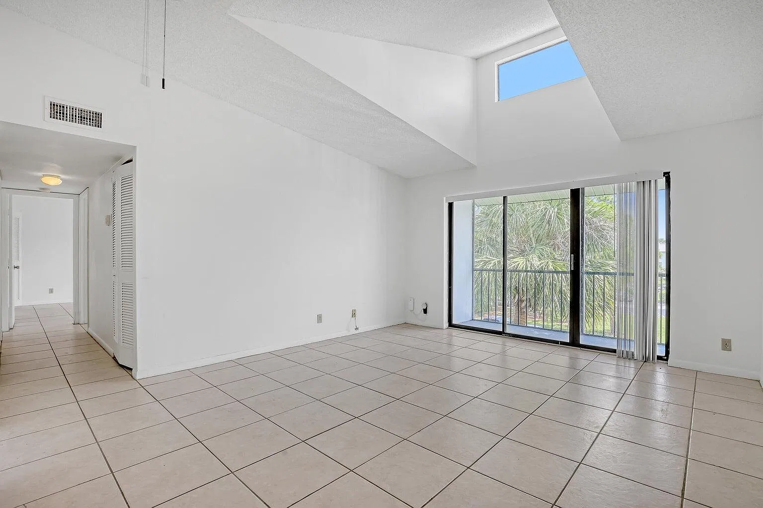 2 bed, 2.0 bath, 1104 sqft, $2,100 — Photo 4