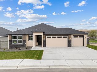 748 Tatoosh Ave, West Richland, WA