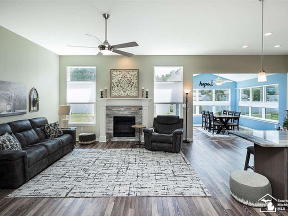 5th image of 3513 Summer Breeze Dr