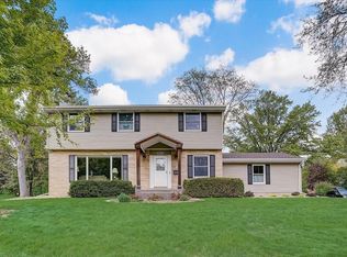 8810 Elgin Pl, Golden Valley, MN 55427