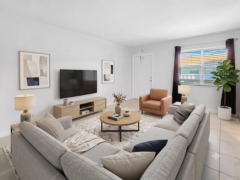 2607 NE 8th Ave #29 — Photo 3