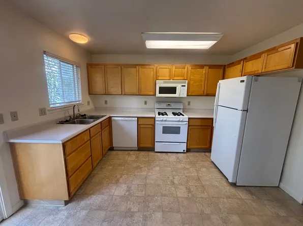 1461 Larissa Circle, 1461 Larissa Cir APT D, McKinleyville, CA 95519