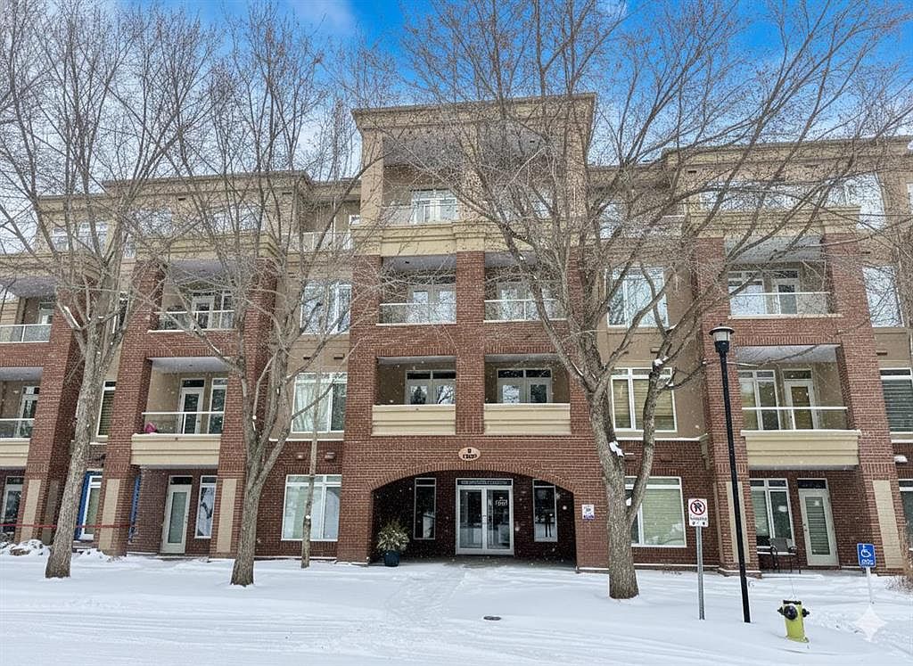 24 W Hemlock Cres SW #1108