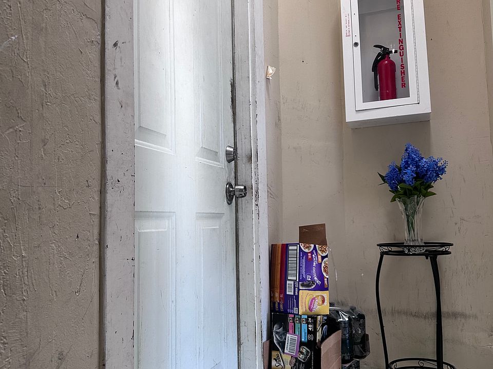 2nd image of 543 37th St #B
