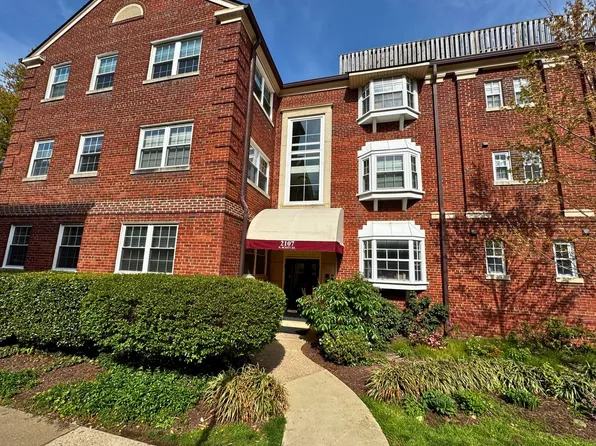 2107 N Scott St APT 65, Arlington, VA 22209