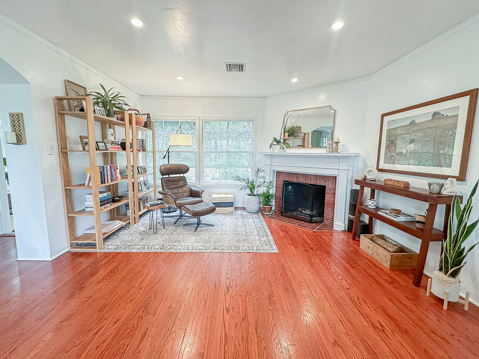 2 bed, 1.5 bath, 1369 sqft, $5,195 — Photo 4