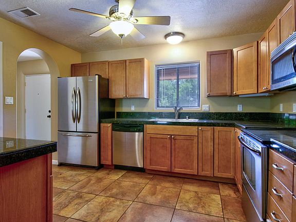 3rd image of 1336 Stanford Dr NE