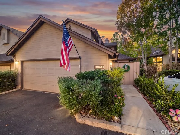 2071 Meadow View Ln, Costa Mesa, CA 92627