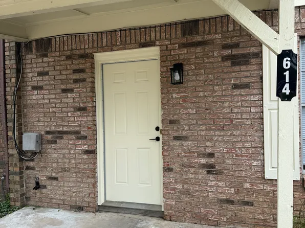 614 N Fairfield Dr, Pensacola, FL 32506