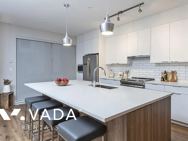 4771 54a St #10 — Photo 8
