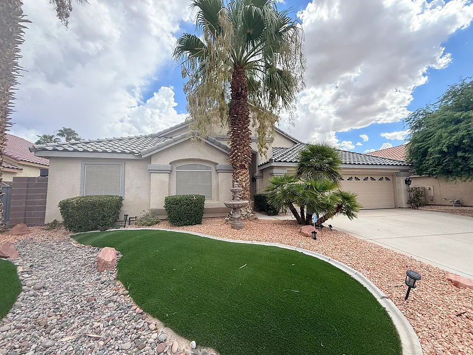 275 Macsnap Ave