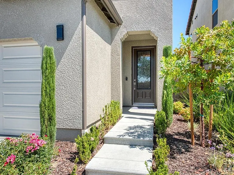 1394 E Via Dorata Way — Photo 2