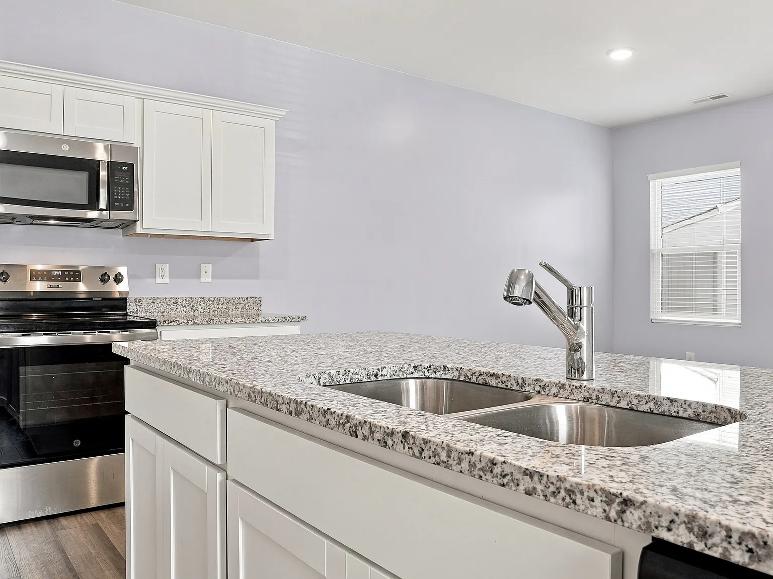 3409B Baybrooke Dr W — Photo 3