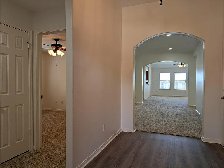 5618 Savannah Woods Ln — Photo 13