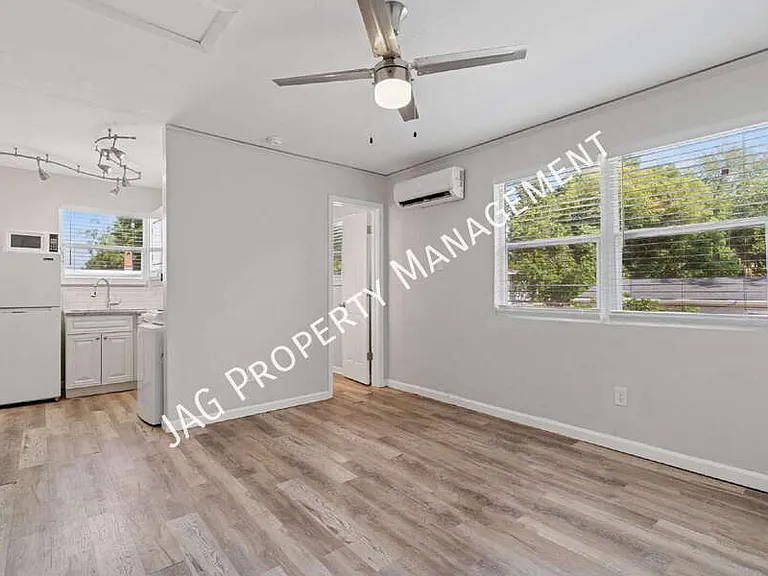 1123 Lasalle St #8 — Photo 3