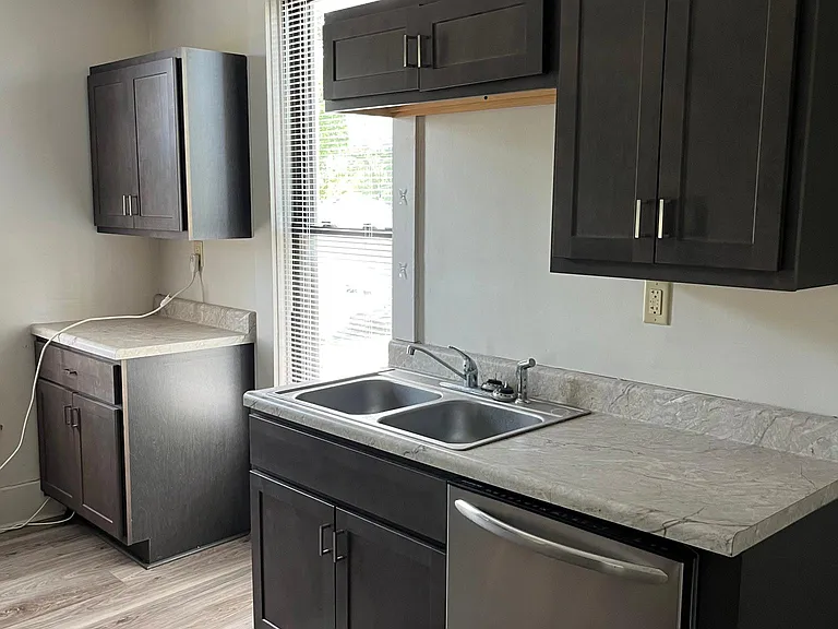501 W Jefferson St #C — Photo 2