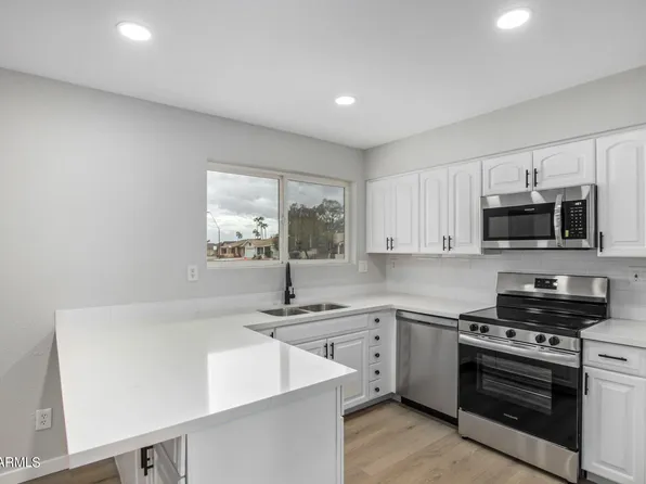 8119 E DAHLIA Drive, Mesa, AZ 85208