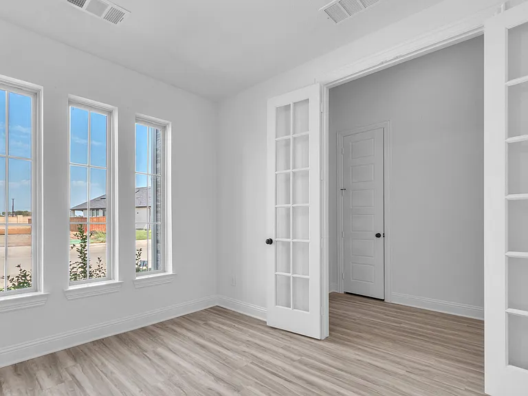 2410 Thavie St — Photo 19