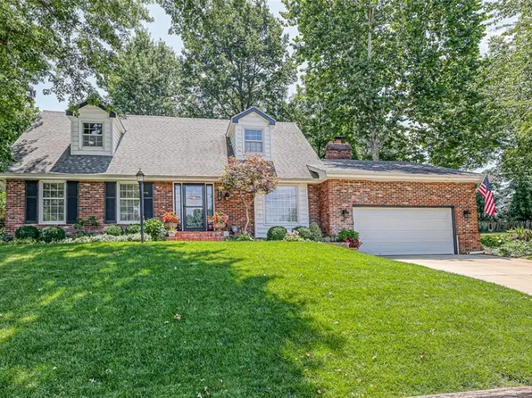 110 Dockside Dr, Lake Tapawingo, MO 64015