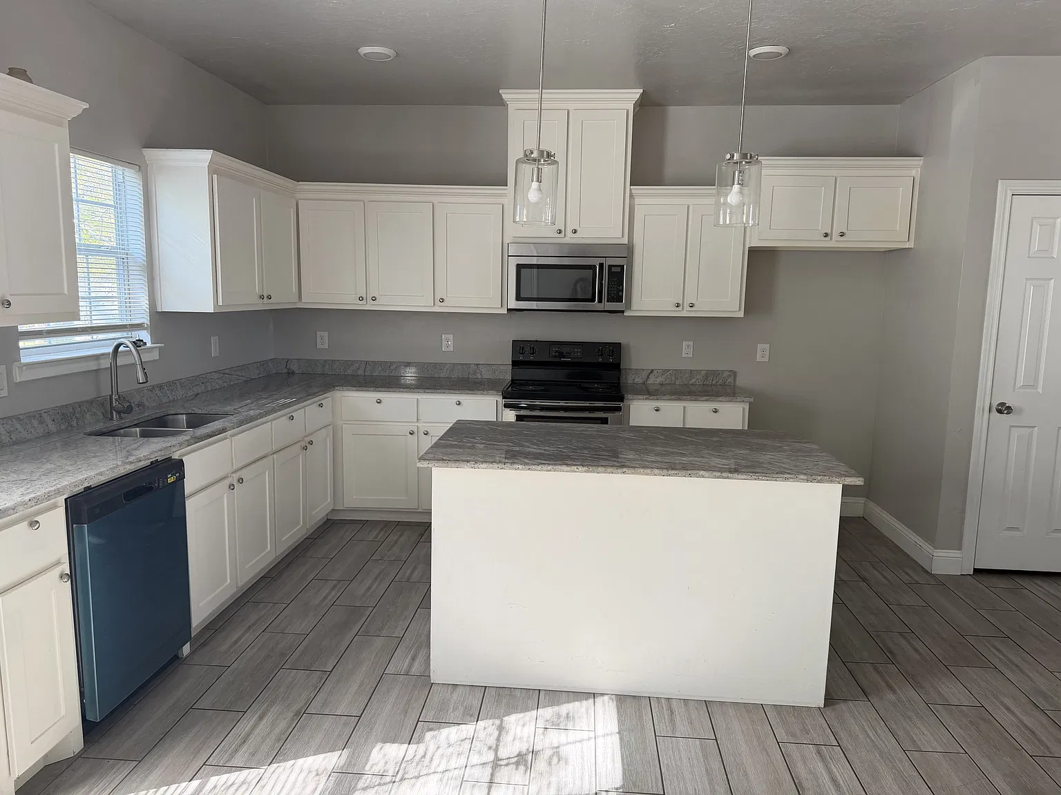 431 Reynolds Street - 1 — Photo 3
