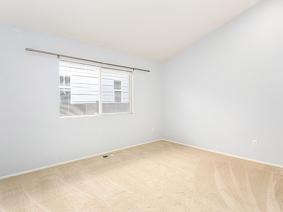 4th image of 24903 SE 41st Dr