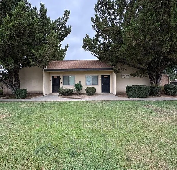 1400 W Elowin Ave — Photo 1