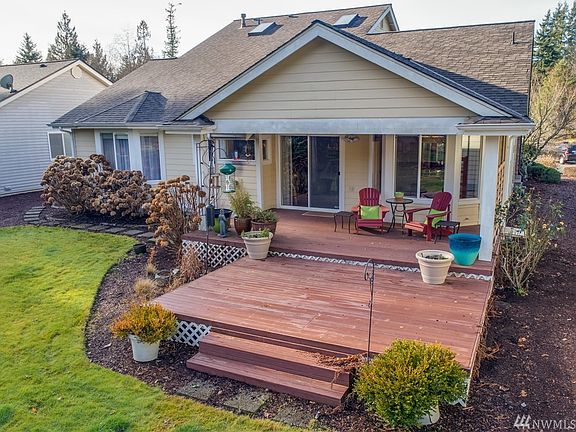 5th image of 2223 Holiday Pl NW