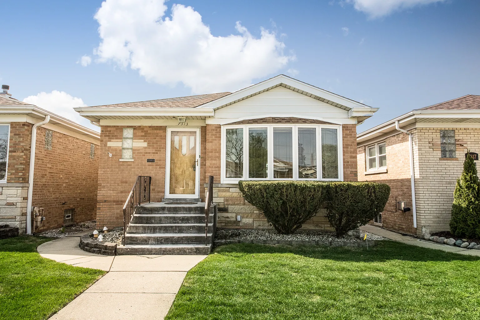 7313 W Howard St photo 1