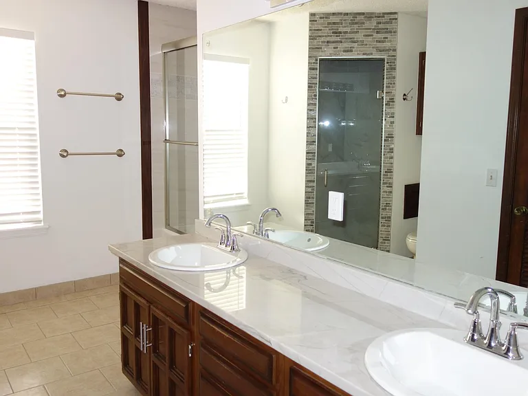 Master Bath with double sinks and separate remodeled shower and tub!