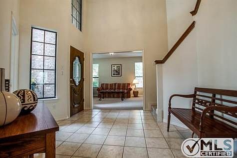 3rd image of 1731 Crescent Ln