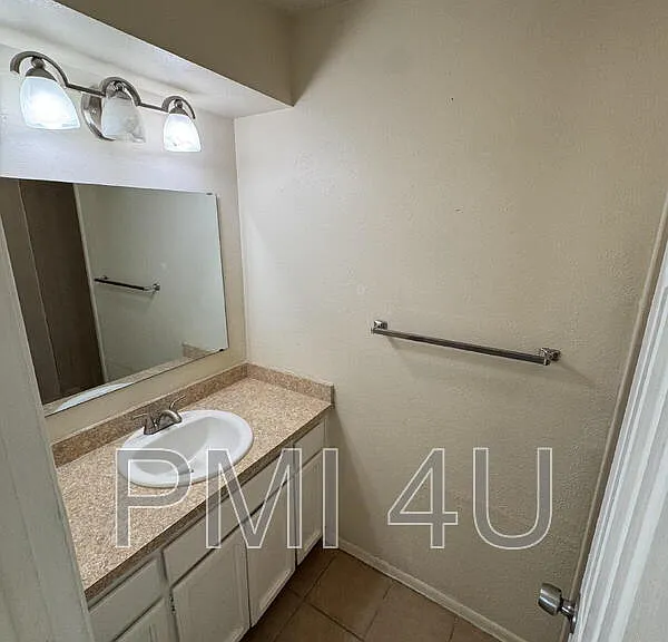 9605 Benavides Rd SW — Photo 20
