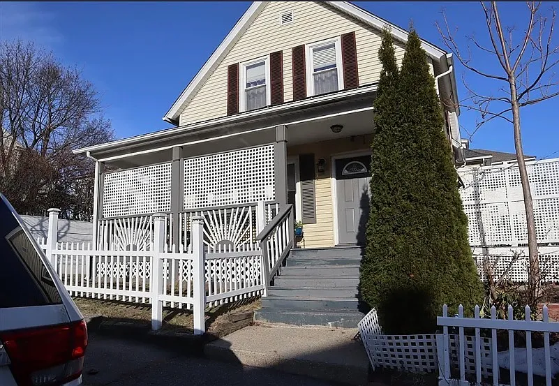 81 Pilgrim Ave