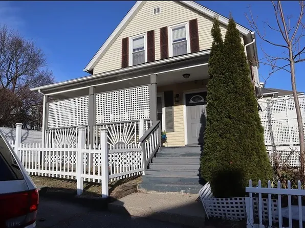 81 Pilgrim Ave, Worcester, MA 01604