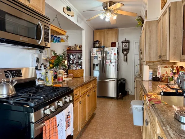 1861 East 32nd Street image 8 of 27