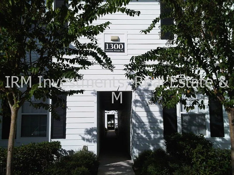 131 Southern Pecan Cir #201