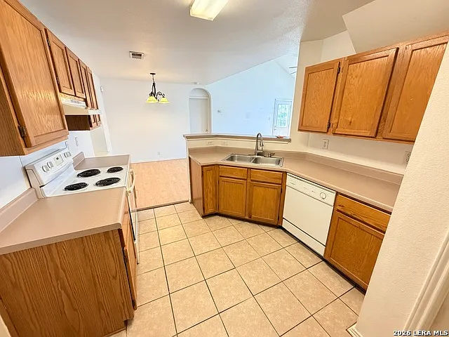 3 bed, 2.5 bath, 1442 sqft, $1,595 — Photo 3
