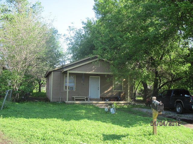 2nd image of 3000 SW 16th St