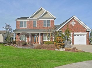 3 Meredith Ct, Freehold, NJ 07728