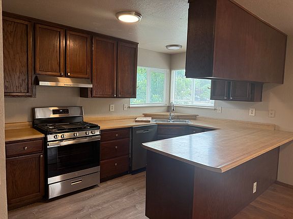 3rd image of 2035 Stonybrook Dr