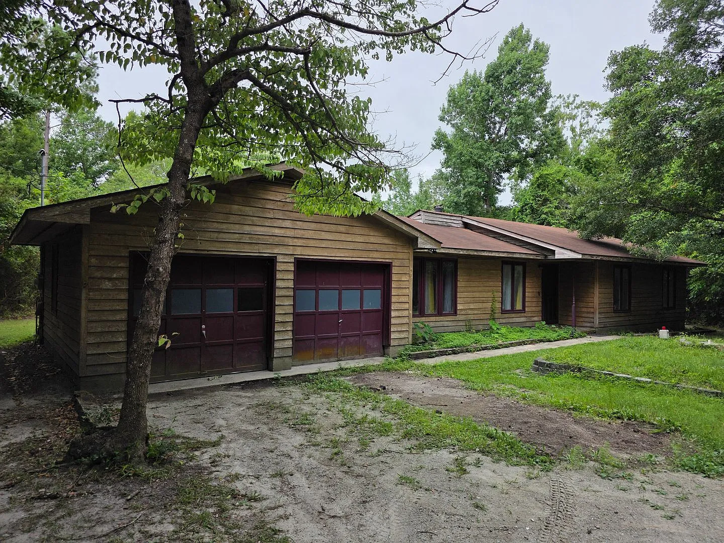 Peaceful Country Living on 1.5 Acres with Pond & Two-Car Garage — Photo 2