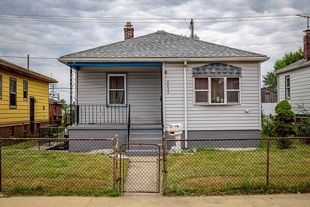 1st image of 2028 Massachusetts St