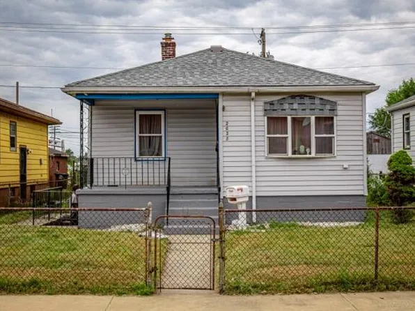 2028 Massachusetts St, Gary, IN 46407
