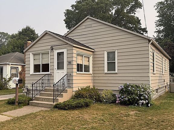 4th image of 2325 Harrison Ave