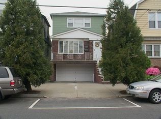 124 W 49th St, Bayonne, NJ 07002