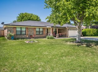 1406 NE 2nd St, Dumas, TX 79029