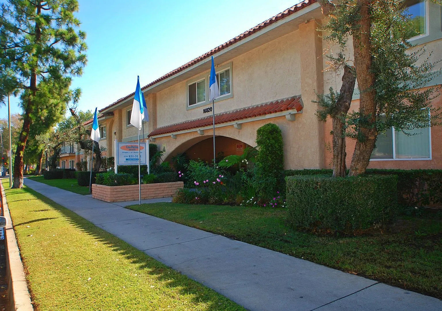 Casa Patrina Apts...Gorgeous Newly Remodeled Apartments...CALL NOW! — Photo 4