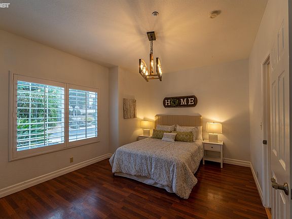 4th image of 2767 Tribune Ave