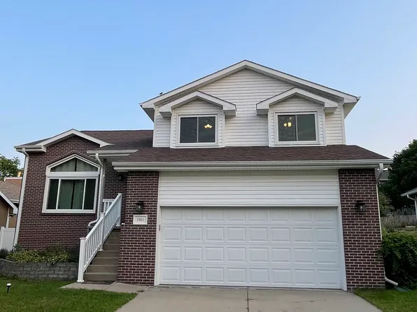 7901 Casey Ln, Lincoln, NE 68516