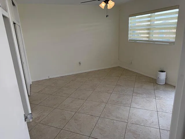 3801 NE 22nd Ter #12 — Photo 11